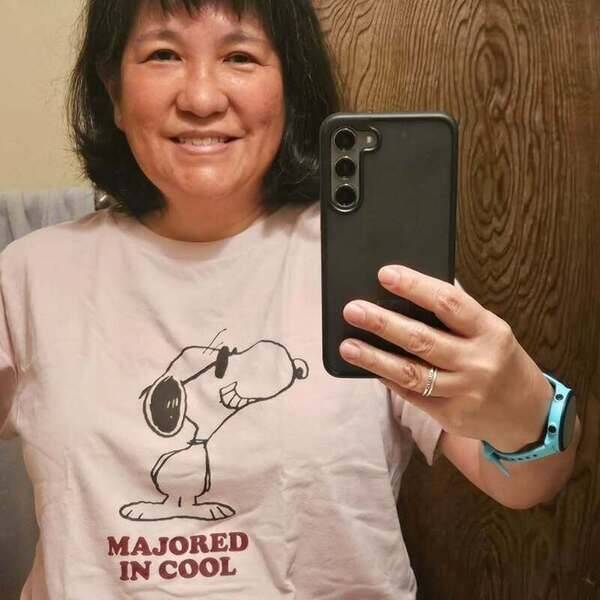 Hello! 

I'm Wendee, a third-generation Uchinanchu originally from Kahalu‘u on the island of O‘ahu.
🌺🤙🏼 I created this account to share my artwork, inspirations and experiments.

My work is driven by process. I love to experiment! I'll follow a train of thought, often inspired by "I wonder what would happen if ..." ideas. 

I work in seemingly contradictory ways: spontaneously as well as working through projects that involve multiple planned steps; sometimes messily and other times with attention to craftsmanship; intuitively and rationally. 

I love to meander outside and ponder. I try to appreciate slower moments, capturing them in close-up photographs or on-site sketches. 

My current projects include papermaking from recycled mail and making art made from and inspired by breadfruit tree leaves. 

I'll share current as well as older work, because it's nice to share where I've been. It's been a fun journey! As I work on adding work here, head over to my art website to see a sample (link in bi0)! 

Thanks for being here!

#releaseday2026 @creativemorning @cm_honolulu
@wholecreativepeople