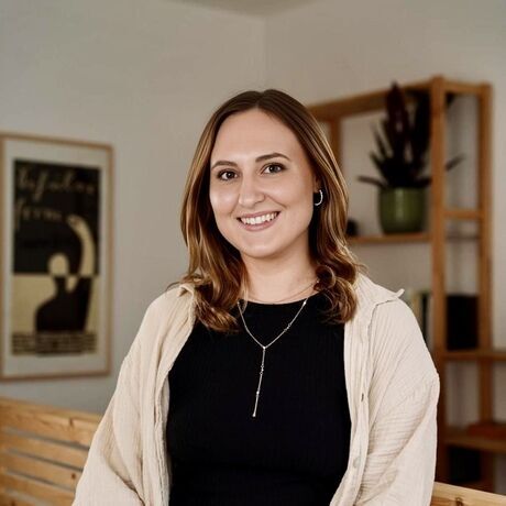 Amanda julia profile image edited