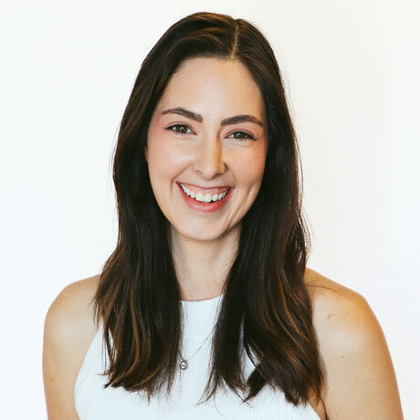 Sarah mayne headshot square