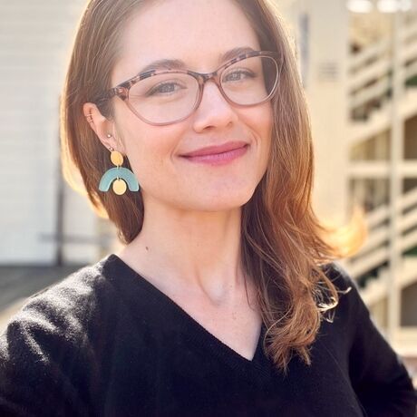 Hannah taylor headshot  1 