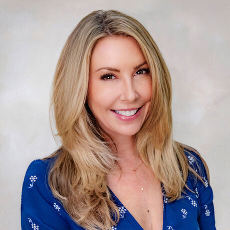 Holly headshot 2025 cropped