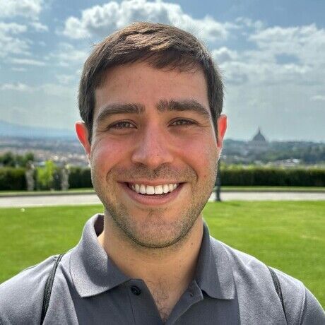 Julian plotnick headshot