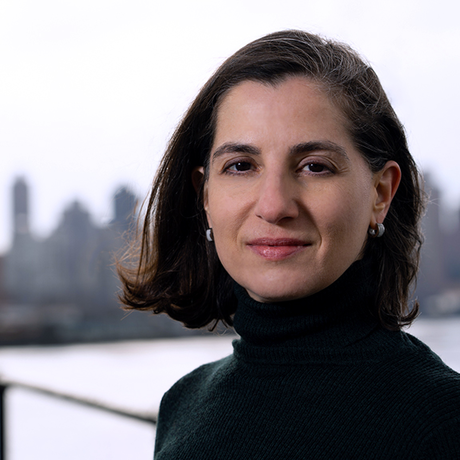 Headshot4 clr melanie 1000x1000