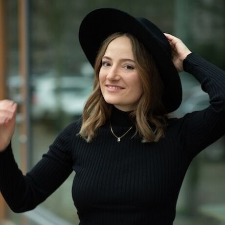 Anne schubert hoffotografen headshot 400x400