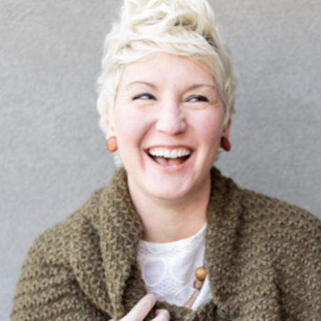 Anna oakes headshot 2025