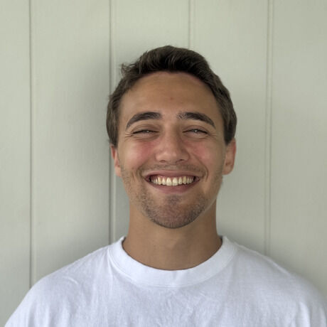 Portrait headshot gabe