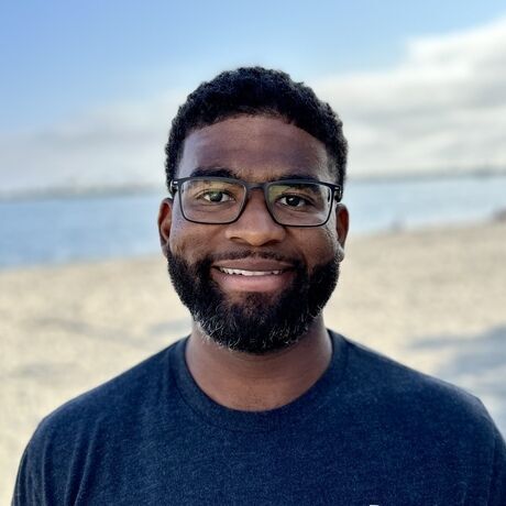 Bay headshot 2024 2 sq