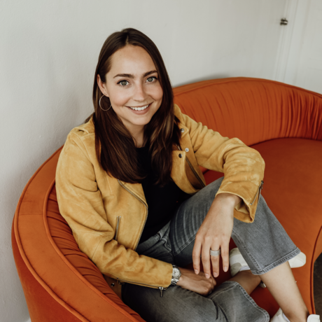 Caroline adams vulcano picture smaller