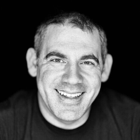 Spitzer headshot 2048x2048