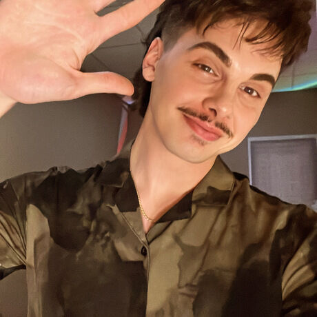 02c7e17a 20d1 4b8c 9dad 9bdb1b3d7eea