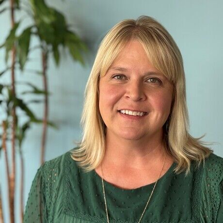 Diane davis headshot cropped