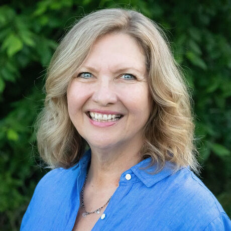 Morrow.christine.headshot