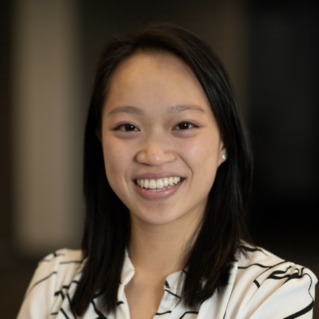 Alissa headshot square lq cropped