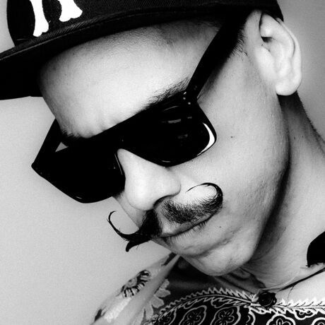 Arnold travieso speaker baja