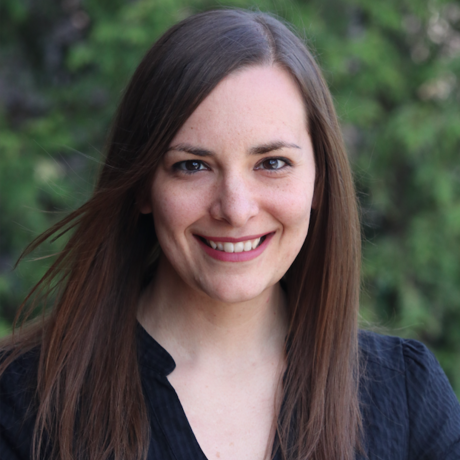 Amie therrien   headshot