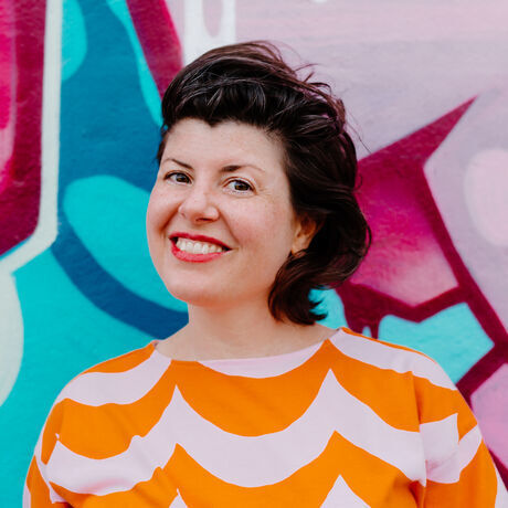  annaholtzman headshot