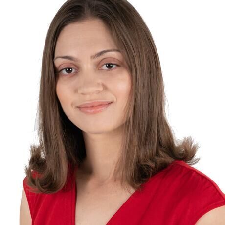 Rebecca photo low res