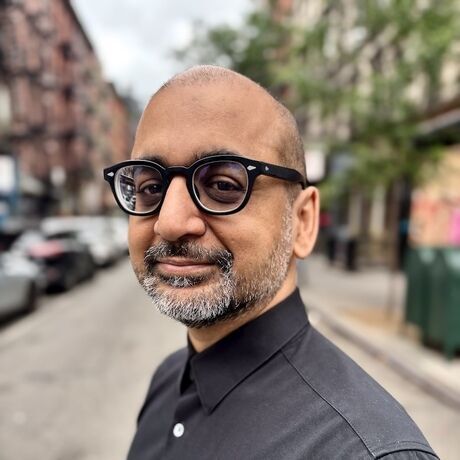 2025 headshot square 800