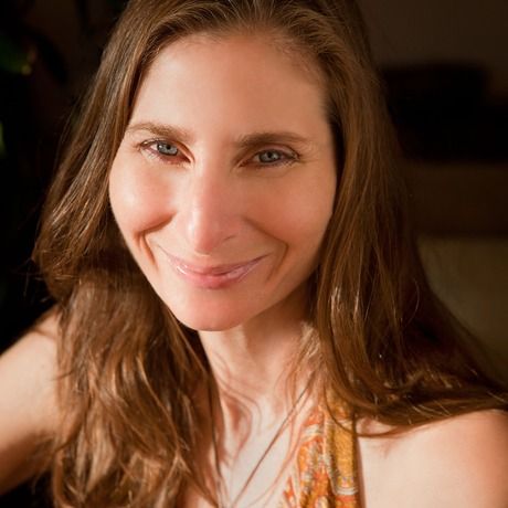 Betsyheadshotbyrachel