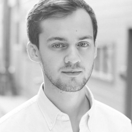 Novemberheadshot square medium