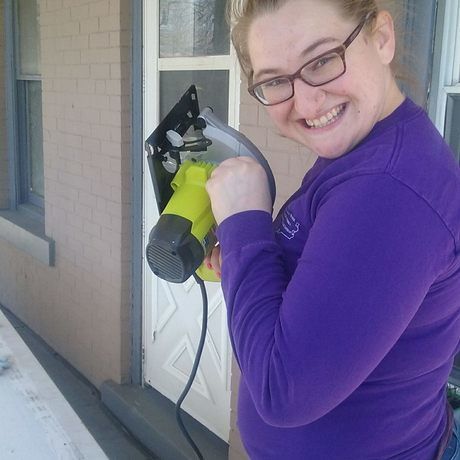 Gwen with saw