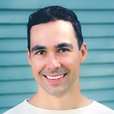 Thomas photo   small   copy