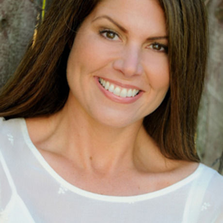 Tara headshot