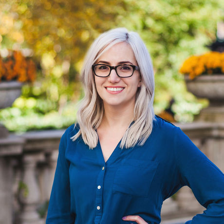 2016 magnaniheadshots liz 3 cropped2