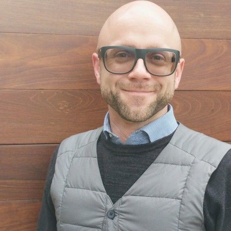 Tom bourque linkedin headshot