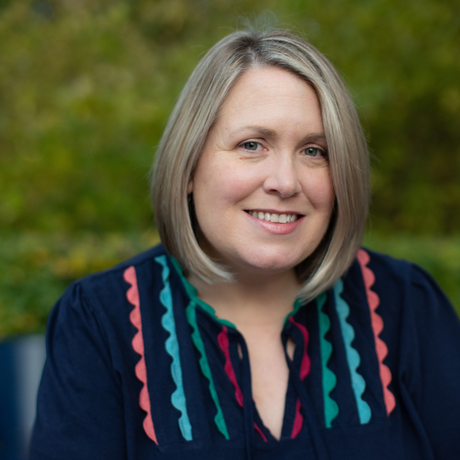 Beth square headshot