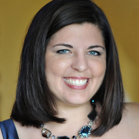 Lindsayheadshot