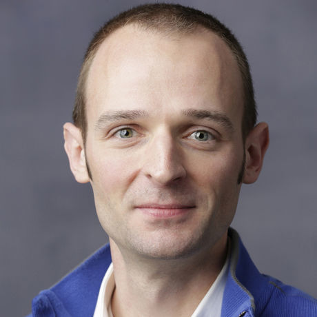 Lukes headshot   square