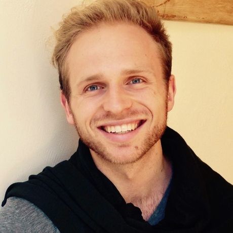 Evan hazelett headshot