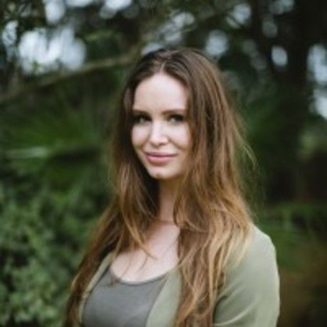 E h u s s e y.headshot 200x300