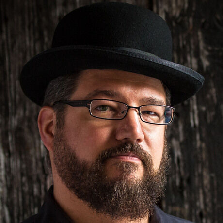 Cinstate headshot 01e tight crop