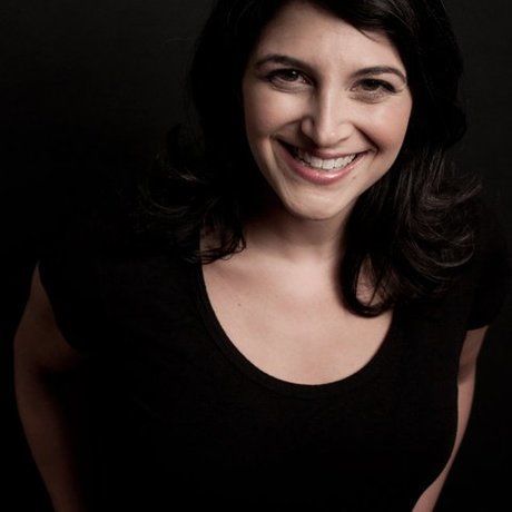 Amy current headshot