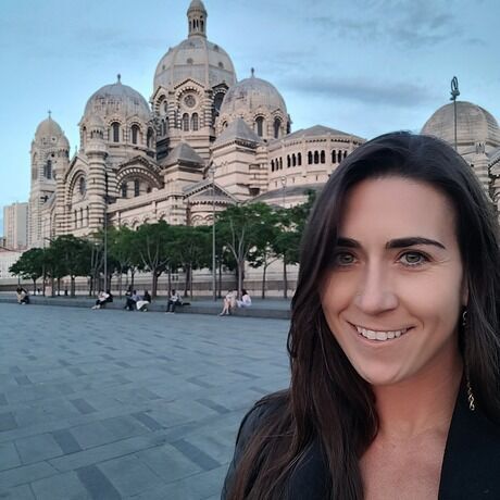 Hannah towle s head shot 