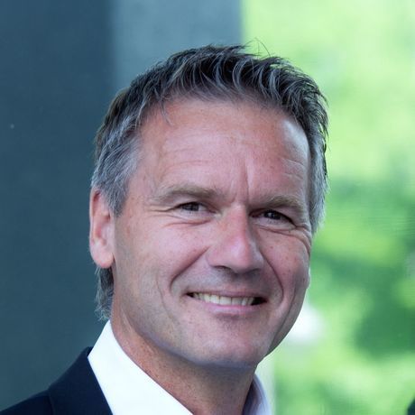 Foto bewerbung 3 lachend  1 