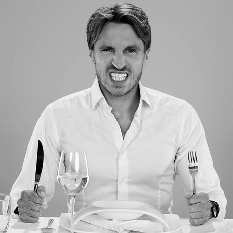 Timo tisch quadrat.jpg