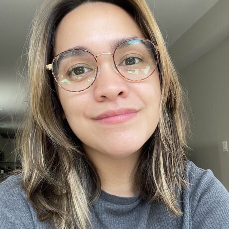 Casual headshot   cropped