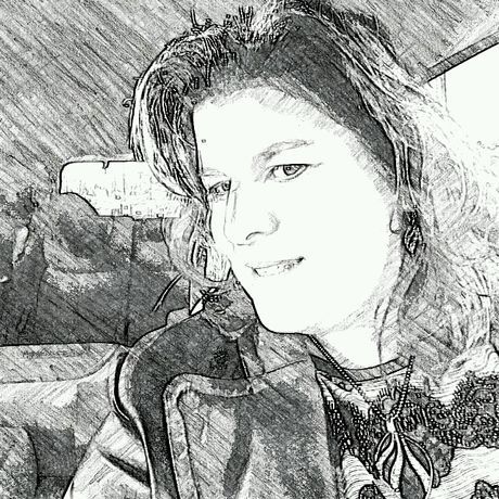 Stacy sketch profile pic