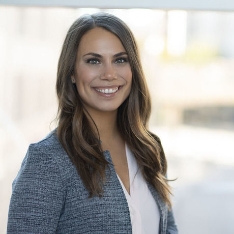 Celia smile crop small