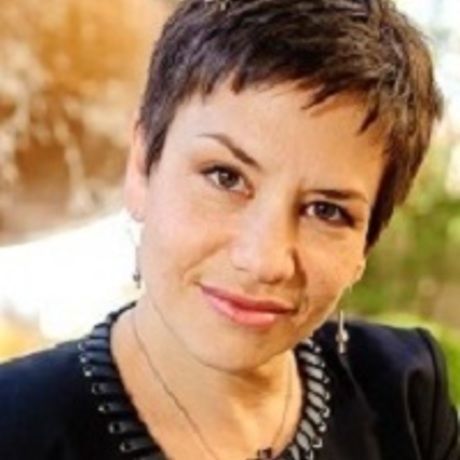 Halelly azulay headshot 200 x 200 pixels