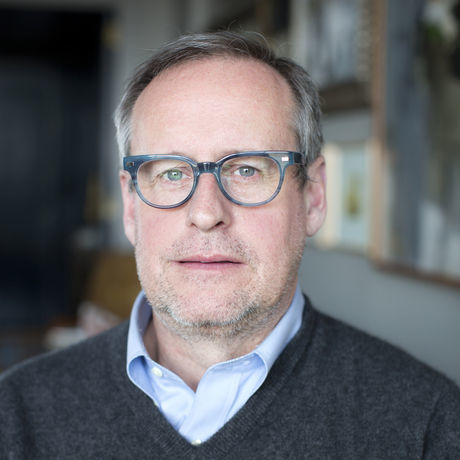 Steve square headshot copy