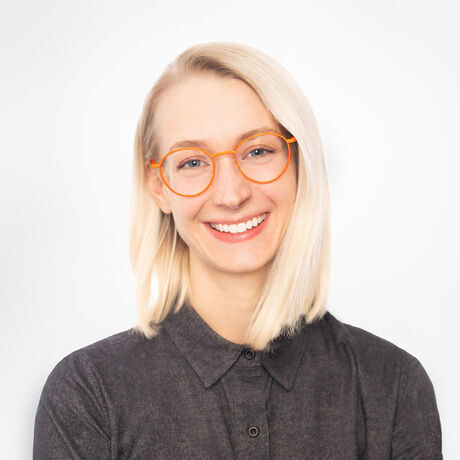 Amanda headshot small