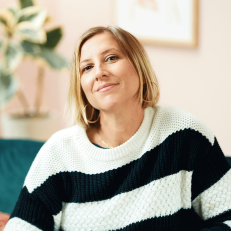 Headshot dena rutter