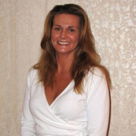 Head shot photo sally laird