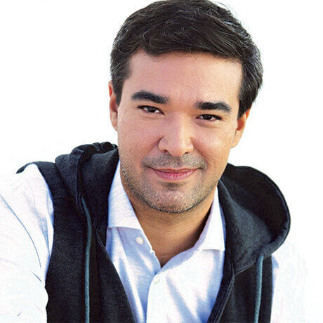 Secondportrait square 500x500