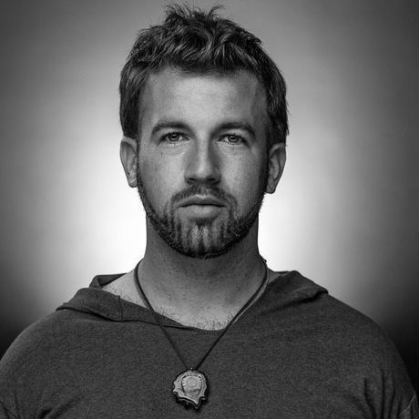 Mikenuminousheadshotb w