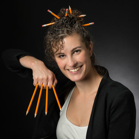 Sara frizzell headshot 1